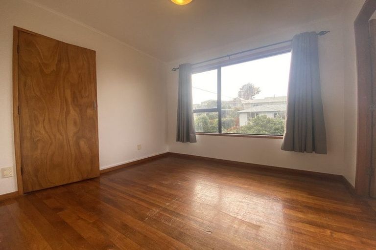 Photo of property in 5 Braemar Terrace, Johnsonville, Wellington, 6037
