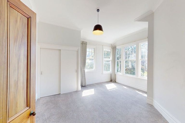 Photo of property in 44 Aurora Terrace, Kelburn, Wellington, 6012