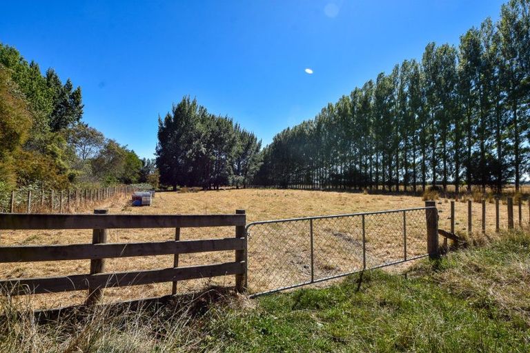 Photo of property in 92 Para Road, Waihakeke, Carterton, 5792