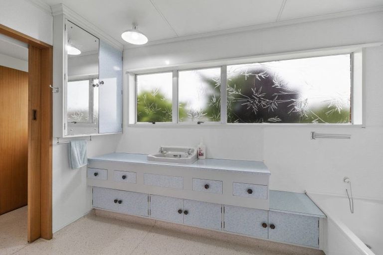 Photo of property in 200 High Street, Eltham, 4322