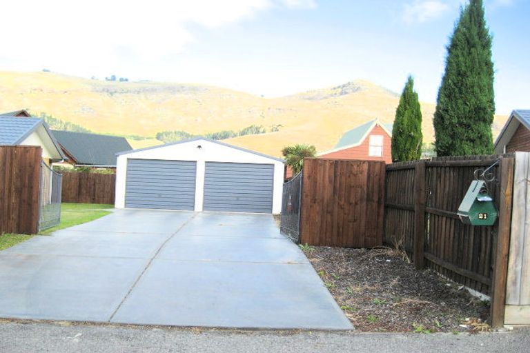 Photo of property in 21 Stedley Place, Heathcote Valley, Christchurch, 8022