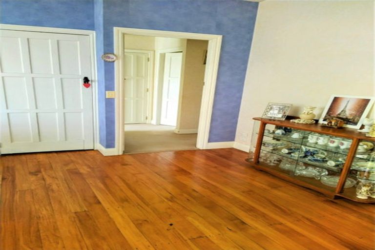 Photo of property in 11 Darlington Street, Ngatea, 3503