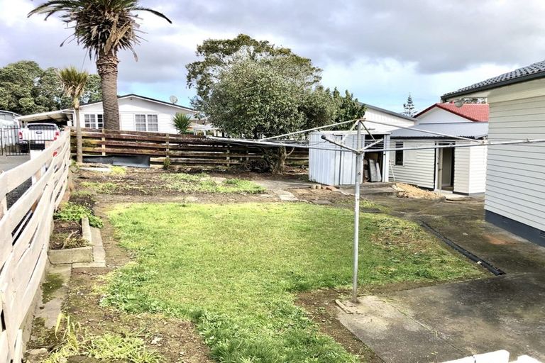 Photo of property in 27 Orly Avenue, Mangere, Auckland, 2022