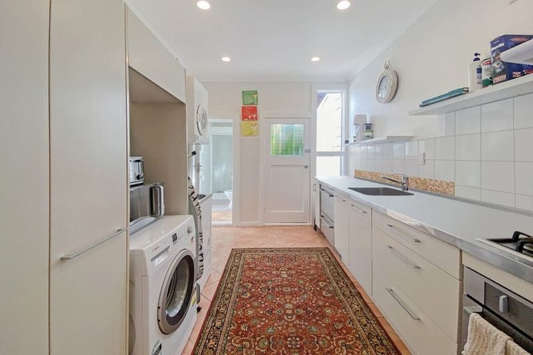 Photo of property in 51 Scarborough Terrace, Mount Victoria, Wellington, 6011