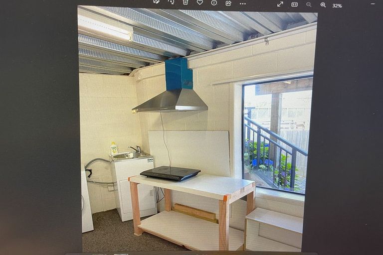 Photo of property in 2/31 Clovelly Road, Bucklands Beach, Auckland, 2012