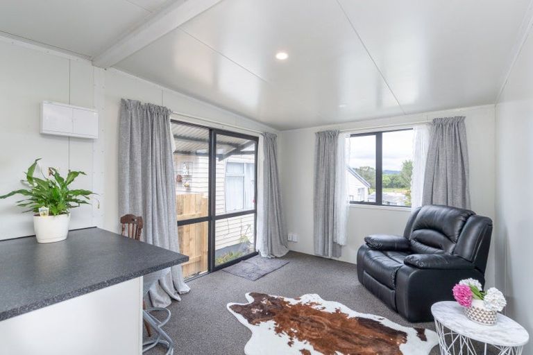 Photo of property in 9a Edelweiss Grove, Timberlea, Upper Hutt, 5018