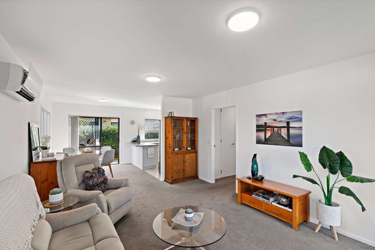 Photo of property in 9/197 Royal Road, Massey, Auckland, 0614