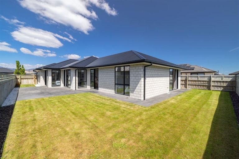 Photo of property in 6 Bryden Place, Halswell, Christchurch, 8025