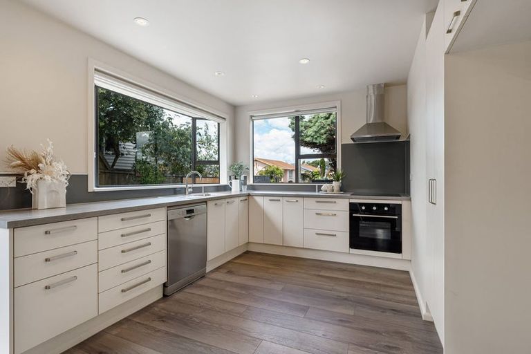 Photo of property in 16 Sandra Street, South New Brighton, Christchurch, 8062