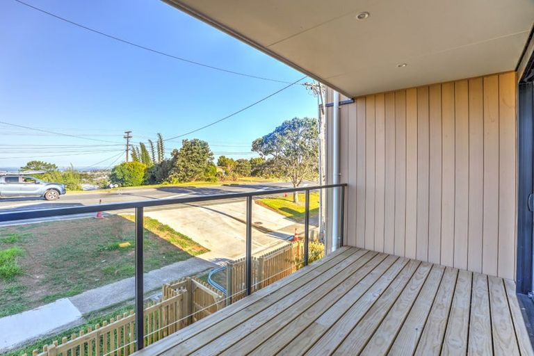 Photo of property in 858e East Coast Road, Northcross, Auckland, 0630