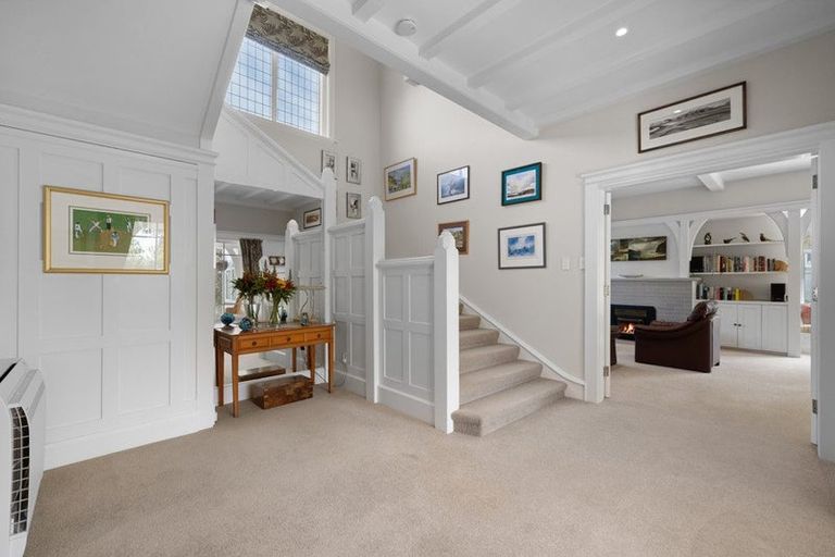 Photo of property in 151 Hackthorne Road, Cashmere, Christchurch, 8022