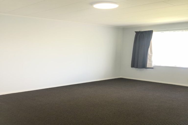 Photo of property in 55 Sikkim Crescent, Clover Park, Auckland, 2019