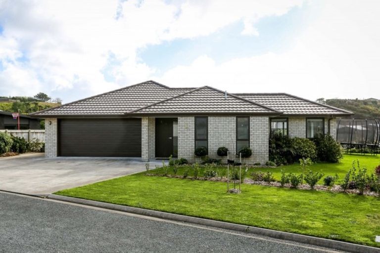 Photo of property in 14 Te Arakete Place, Hurworth, New Plymouth, 4310
