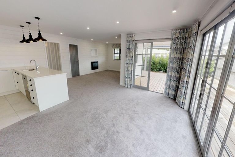 Photo of property in 3 Colombo Street, Palmerston North, 4410