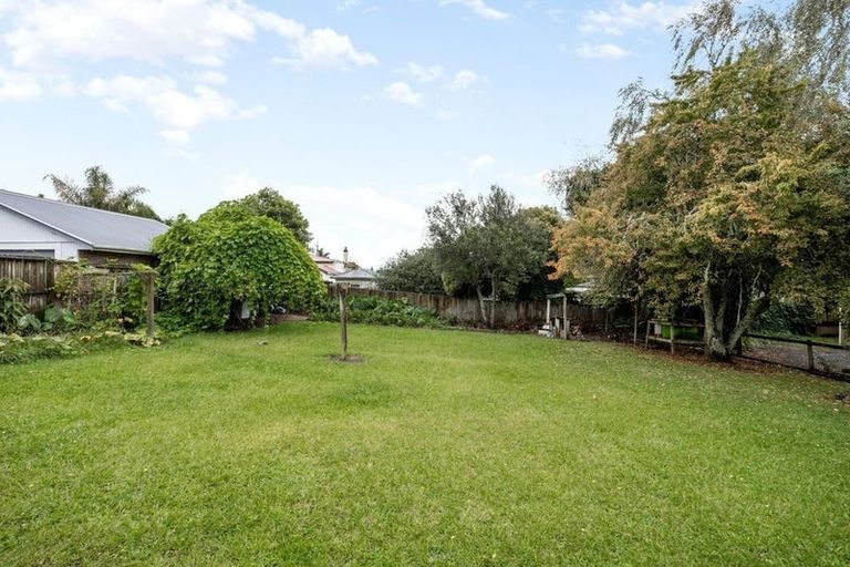 Photo of property in 33 Hinau Street, Maeroa, Hamilton, 3200