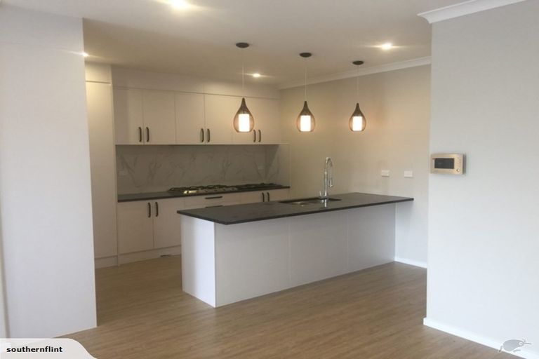 Photo of property in 17 Mangatiti Street, Papakura, 2110