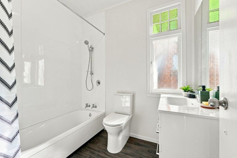 Photo of property in 1 Karewa Street, Castlecliff, Whanganui, 4501