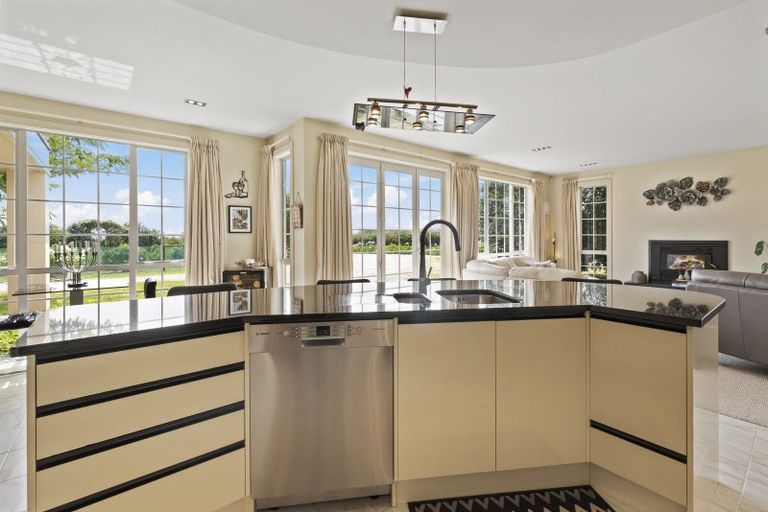 Photo of property in 15 Tarahunga Road, Levin, 5571