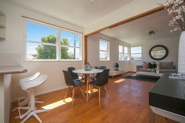 Photo of property in 82 Boundary Road, Blockhouse Bay, Auckland, 0600