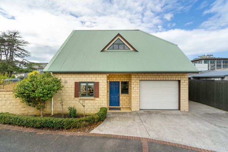 Photo of property in 4/52 Taharoto Road, Takapuna, Auckland, 0622