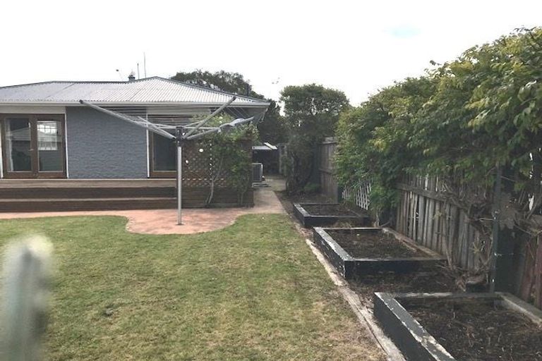 Photo of property in 233 Burwood Road, Burwood, Christchurch, 8083