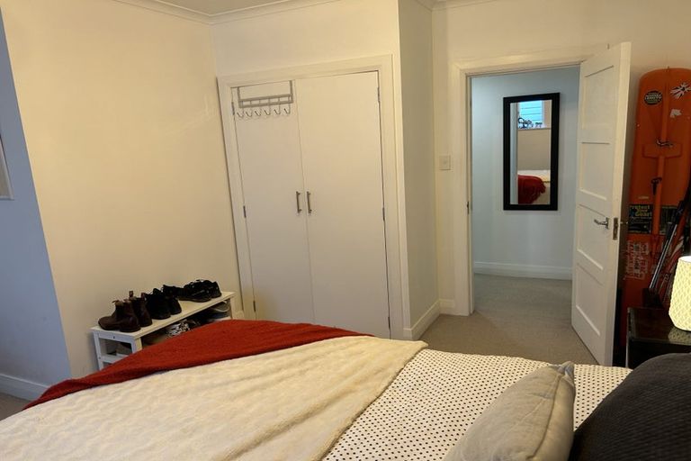 Photo of property in 10b Oriental Terrace, Mount Victoria, Wellington, 6011