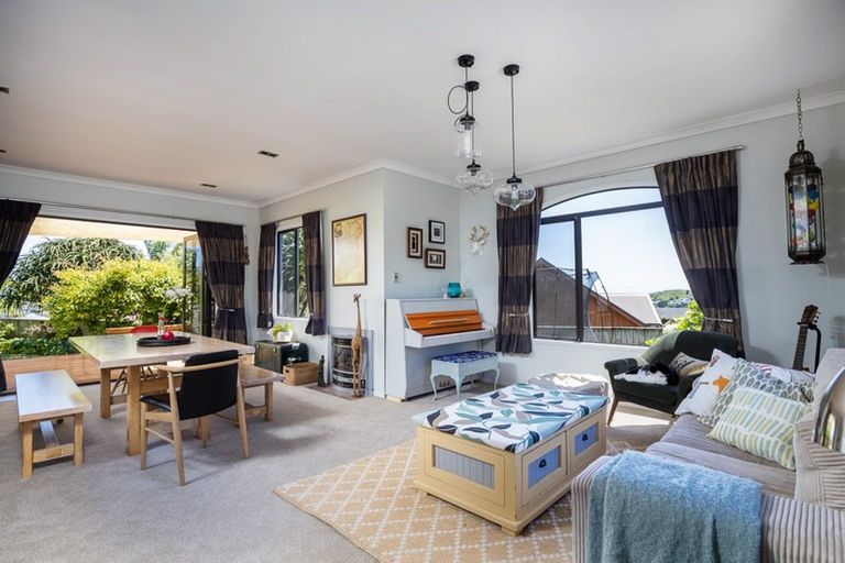 Photo of property in 41 Karamea Street, Whalers Gate, New Plymouth, 4310