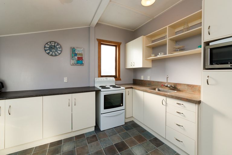 Photo of property in 22 Clausen Street, Takaro, Palmerston North, 4412