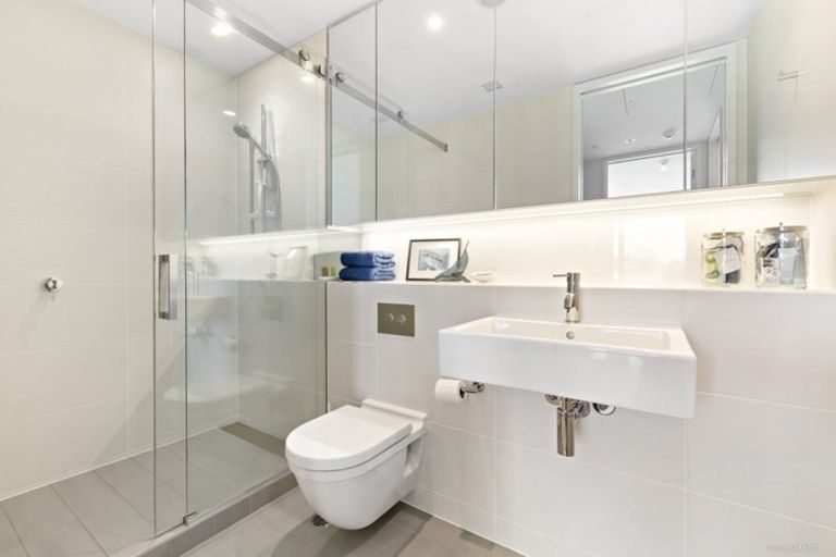 Photo of property in Clyde Quay Wharf, 1a/3 Clyde Quay Wharf, Te Aro, Wellington, 6011