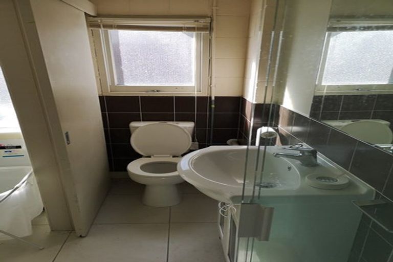 Photo of property in 40 Grenada Avenue, Forrest Hill, Auckland, 0620