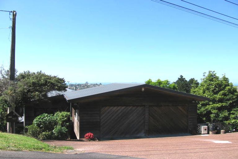 Photo of property in 917 East Coast Road, Northcross, Auckland, 0632