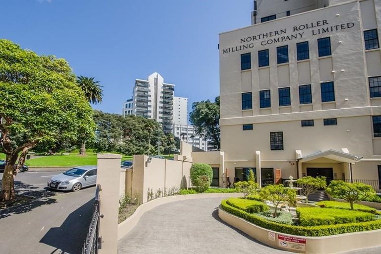 Photo of property in 23 Emily Place, Bellevue, Tauranga, 3110