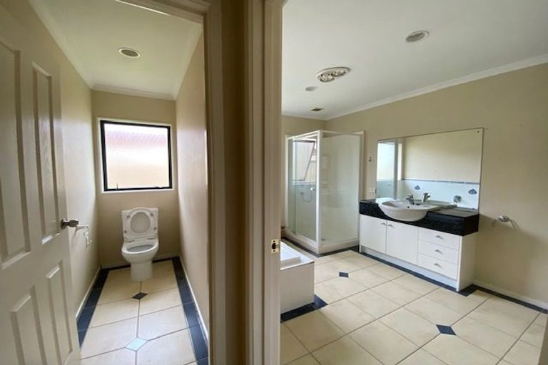 Photo of property in 31 Armoy Drive, East Tamaki, Auckland, 2016