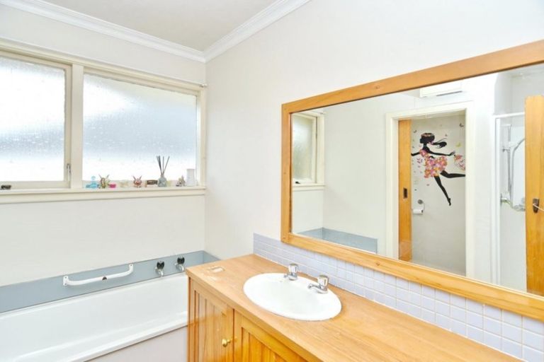 Photo of property in 5 Ansonby Street, Russley, Christchurch, 8042