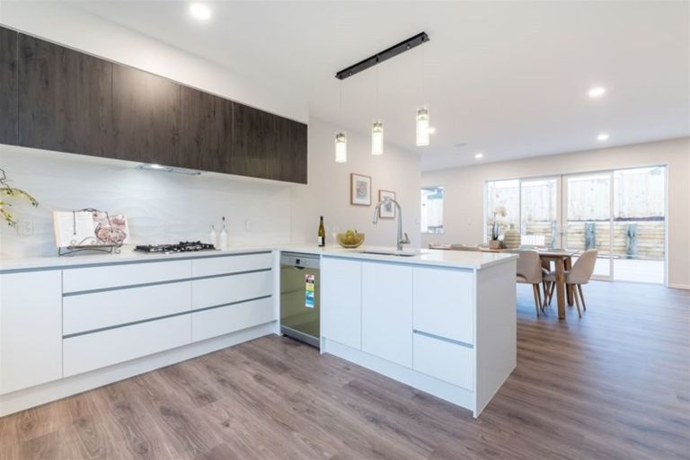 Photo of property in 17 Jeroboam Loop, Kumeu, 0810