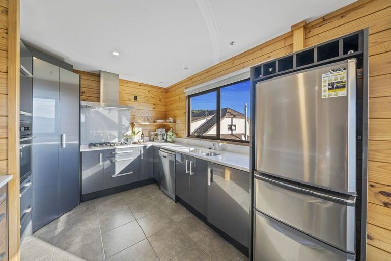 Photo of property in 82 Beacon Hill Road, Strathmore Park, Wellington, 6022