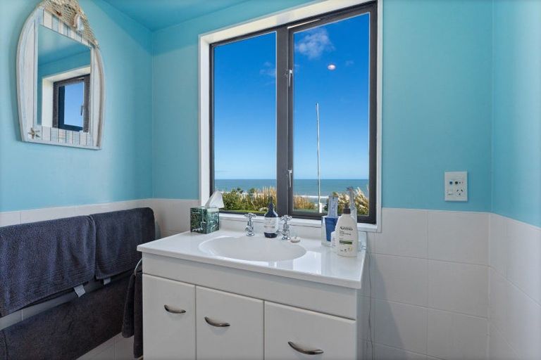 Photo of property in 43 Longbeach Drive, Castlecliff, Whanganui, 4501