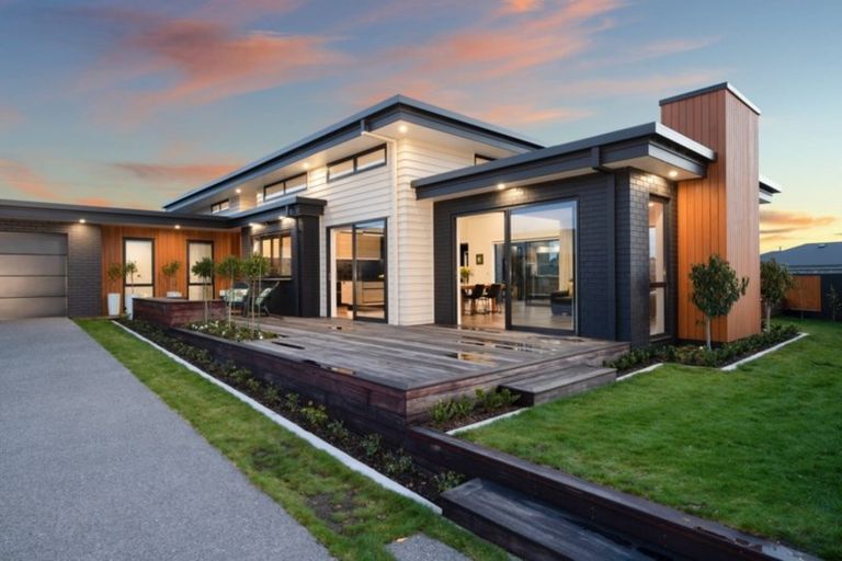 Photo of property in 2 Saint Thomas Avenue, Pyes Pa, Tauranga, 3112