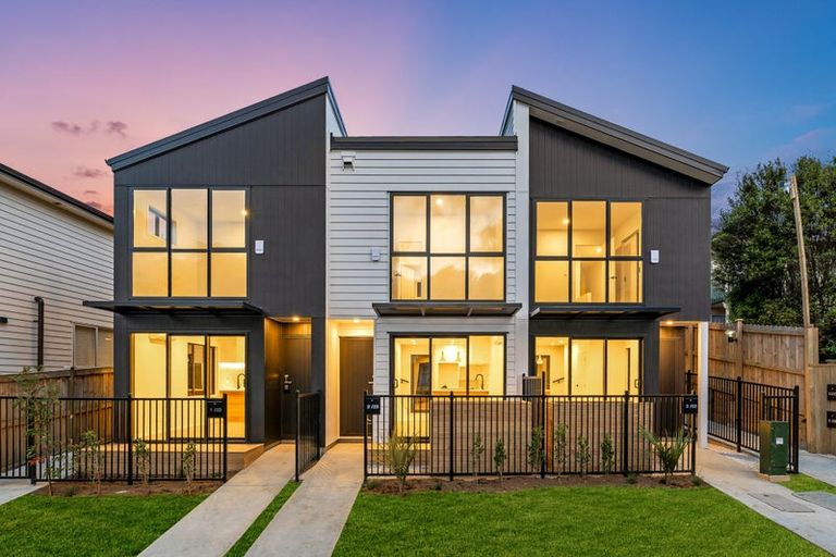 Photo of property in 1/23 Tudor Road, Henderson, Auckland, 0610