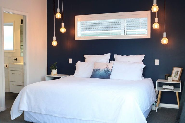 Photo of property in 22 Taikata Road, Te Atatu Peninsula, Auckland, 0610