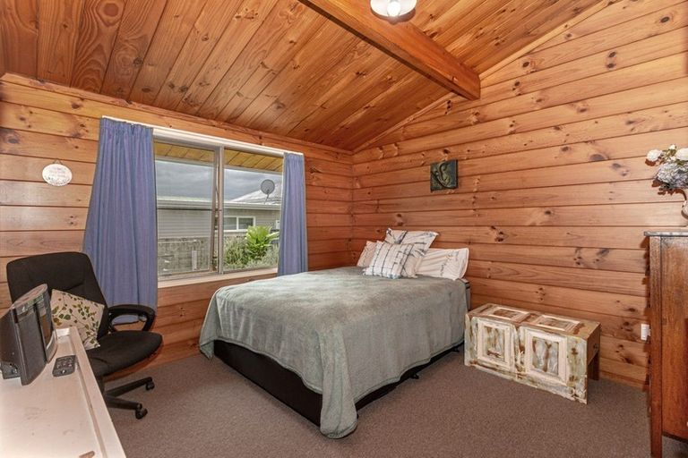 Photo of property in 15 Root Street, Gisborne, 4010