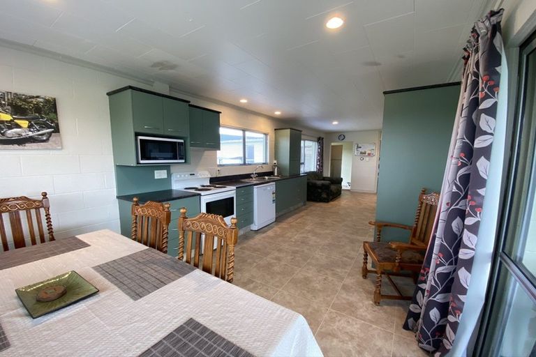 Photo of property in 22d High Street, Eltham, 4322