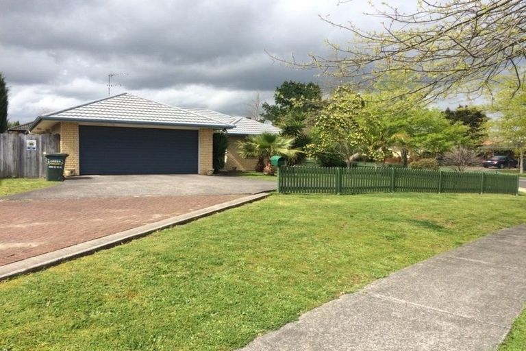 Photo of property in 49 Carisbrook Crescent, Papakura, 2110