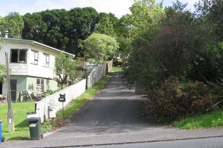 Photo of property in 37 Kemp Road, Massey, Auckland, 0614