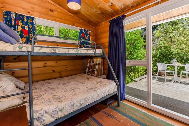 Photo of property in 36 William Street, Waikanae Beach, Waikanae, 5036