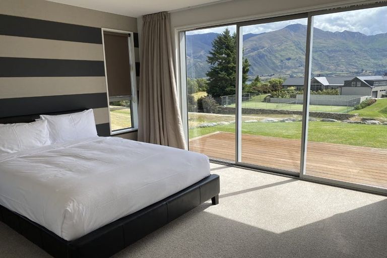 Photo of property in 7 Valley Crescent, Wanaka, 9305