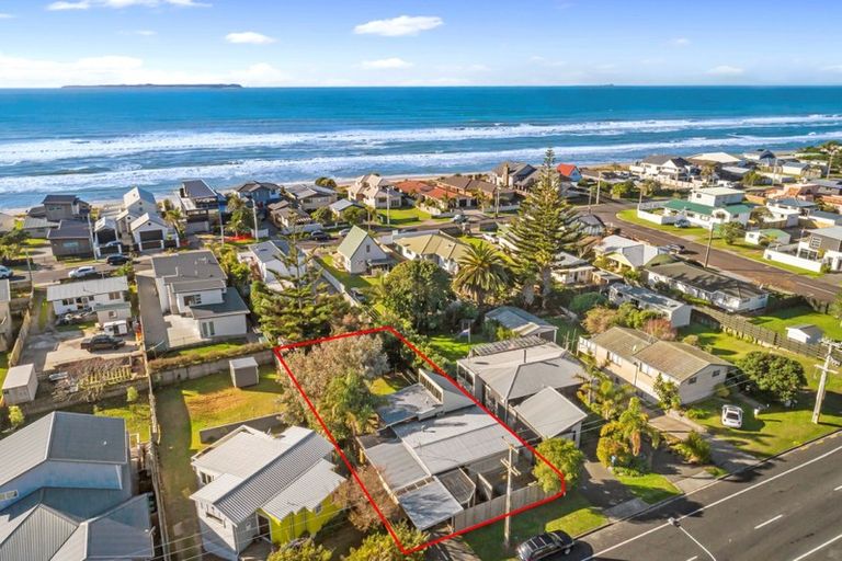 Photo of property in 1233 Papamoa Beach Road, Papamoa Beach, Papamoa, 3118