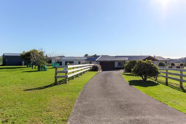 Photo of property in 39 Allan Road, Burgess Park, New Plymouth, 4371