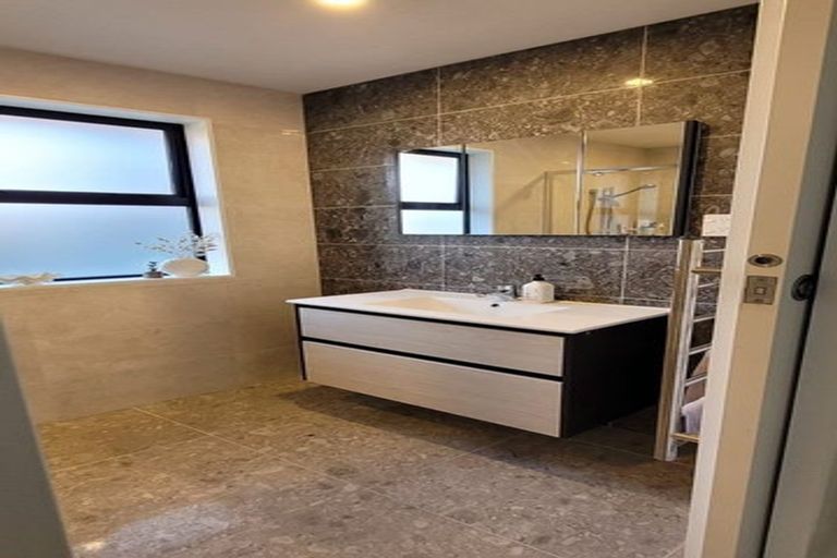 Photo of property in 68a Windermere Road, Papanui, Christchurch, 8053