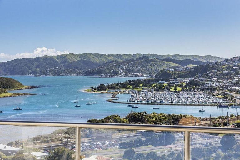 Photo of property in 27 Eskdale Road, Papakowhai, Porirua, 5024